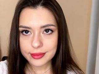 LinaPlay nude and sexy before cam for live chat