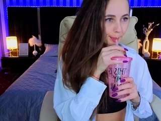 LayllaStarr nude and sexy before cam for live chat