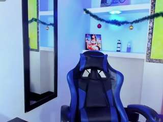 Jinx-evans nude and sexy before cam for live chat