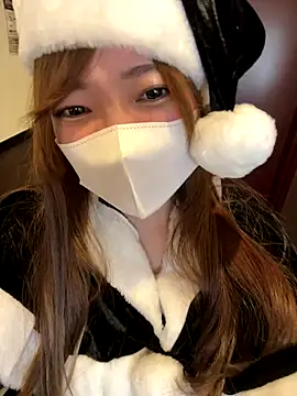 Moe_v_v nude stripping on cam for live sex video chat
