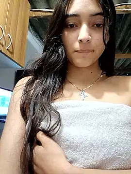 Valen_Person nude stripping on cam for live sex video chat