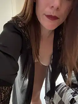 Caro669 nude stripping on cam for live sex video chat