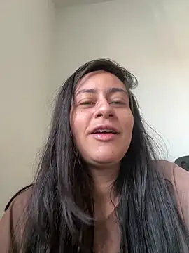 Geovana_blan nude stripping on cam for live sex video chat