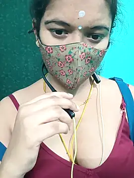 Ramya-hot-gueen nude stripping on cam for live sex video chat