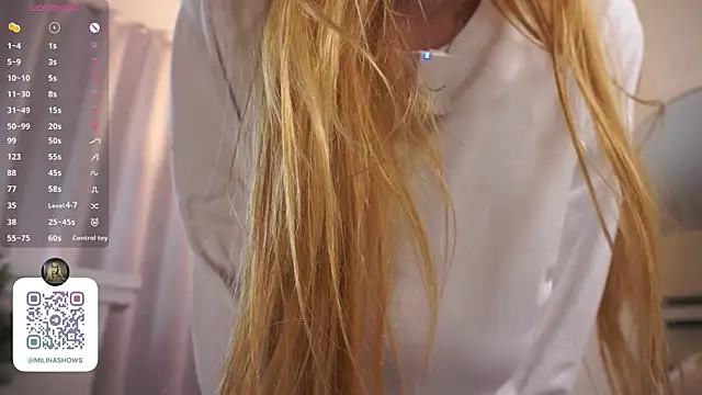 BeckiHoffer nude stripping on cam for live sex video chat