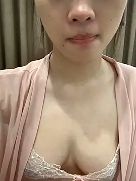 -Bibi-18 nude stripping on cam for live sex video chat