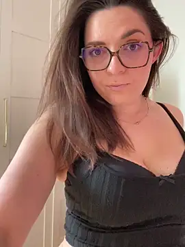 Chloe-ta nude stripping on cam for live sex video chat