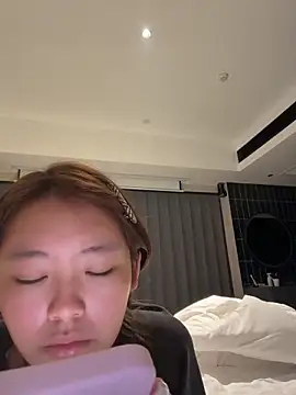 zhuzhu8023 nude stripping on cam for live sex video chat