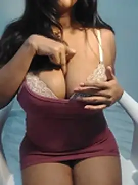 Sharifha nude stripping on cam for live sex video chat