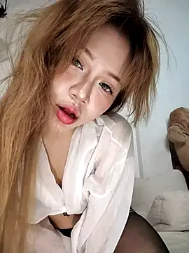 -Bongg- nude stripping on cam for live sex video chat