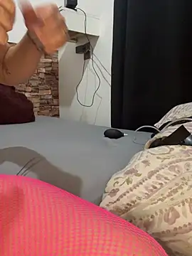 CasadaGreluda40 nude stripping on cam for live sex video chat