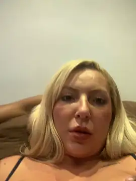 Juuhschmitt nude stripping on cam for live sex video chat