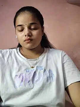 Queen_111 nude stripping on cam for live sex video chat