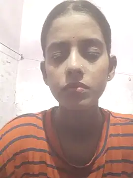 Saloni-Tyagi nude stripping on cam for live sex video chat