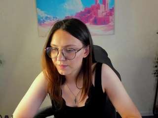 Viva-Kelsey nude and sexy before cam for live chat