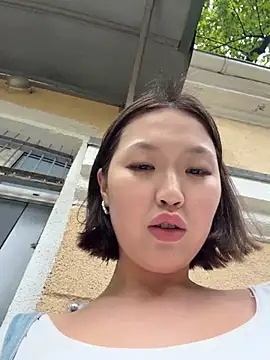 CreamPuff- nude stripping on cam for live sex video chat